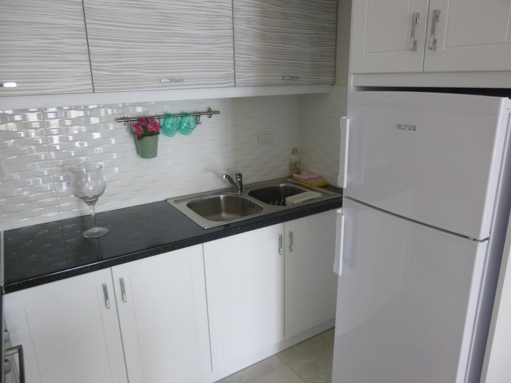 Amarilis Luxury Apartment ซารานเดอ ห้อง รูปภาพ